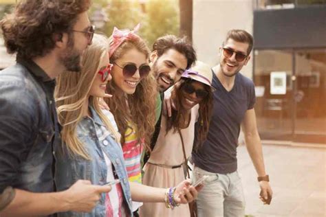 hacer amigos en barcelona|Amigos Singles Barcelona: Red social para conocer gente en。